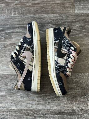 Nike dunk low pro travis scott